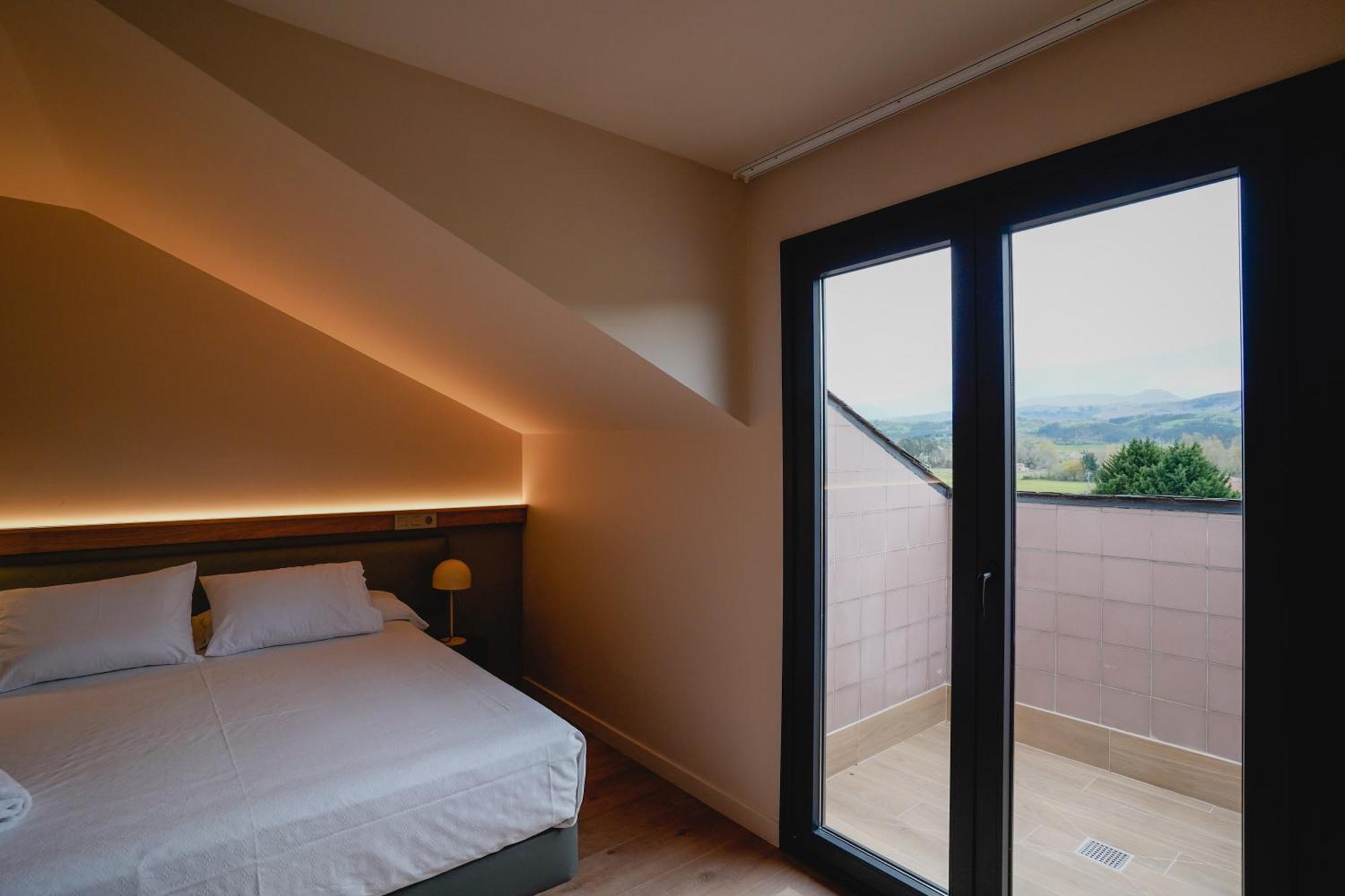 Hotel Los Pasiegos Hoznayo Bagian luar foto