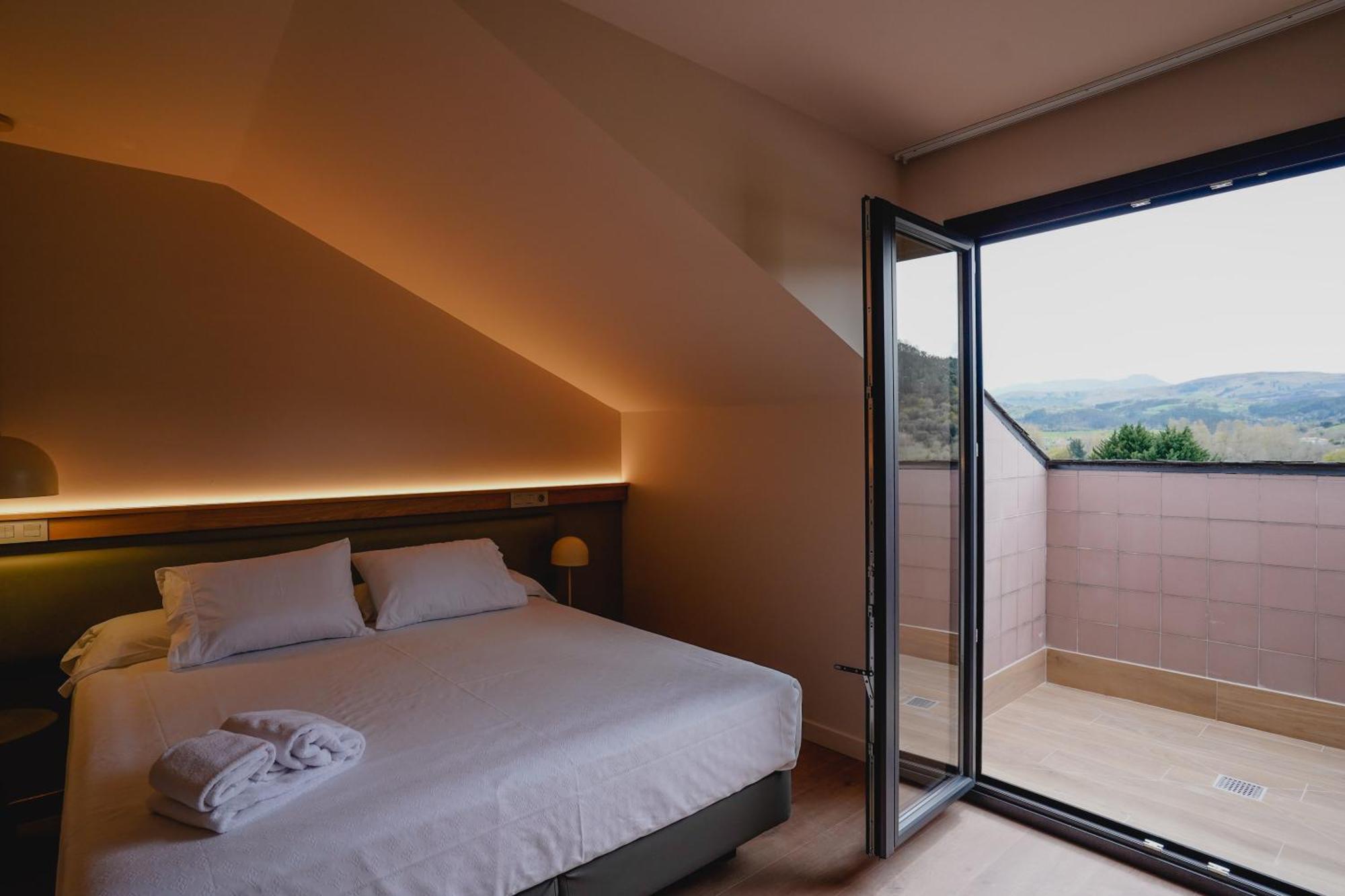 Hotel Los Pasiegos Hoznayo Bagian luar foto